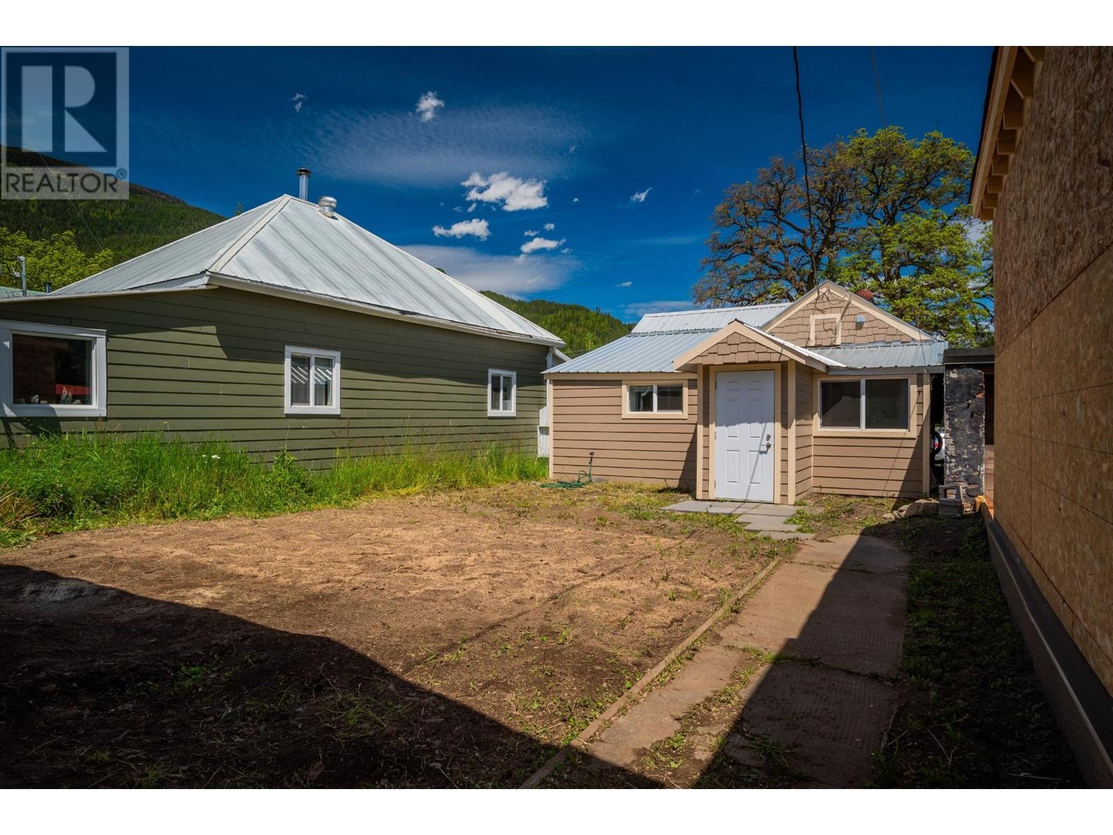 411 A Avenue, Kaslo, British Columbia  V0G 1M0 - Photo 9 - 10337374