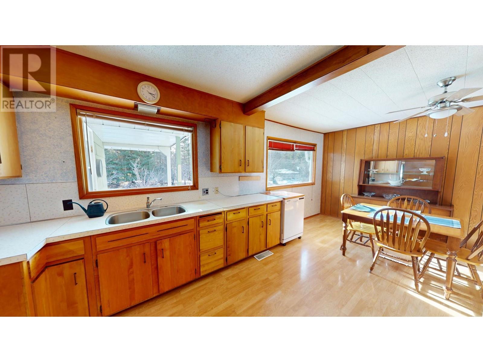 99 Tamarac Avenue, Fruitvale, British Columbia  V0G 1L0 - Photo 12 - 10334747