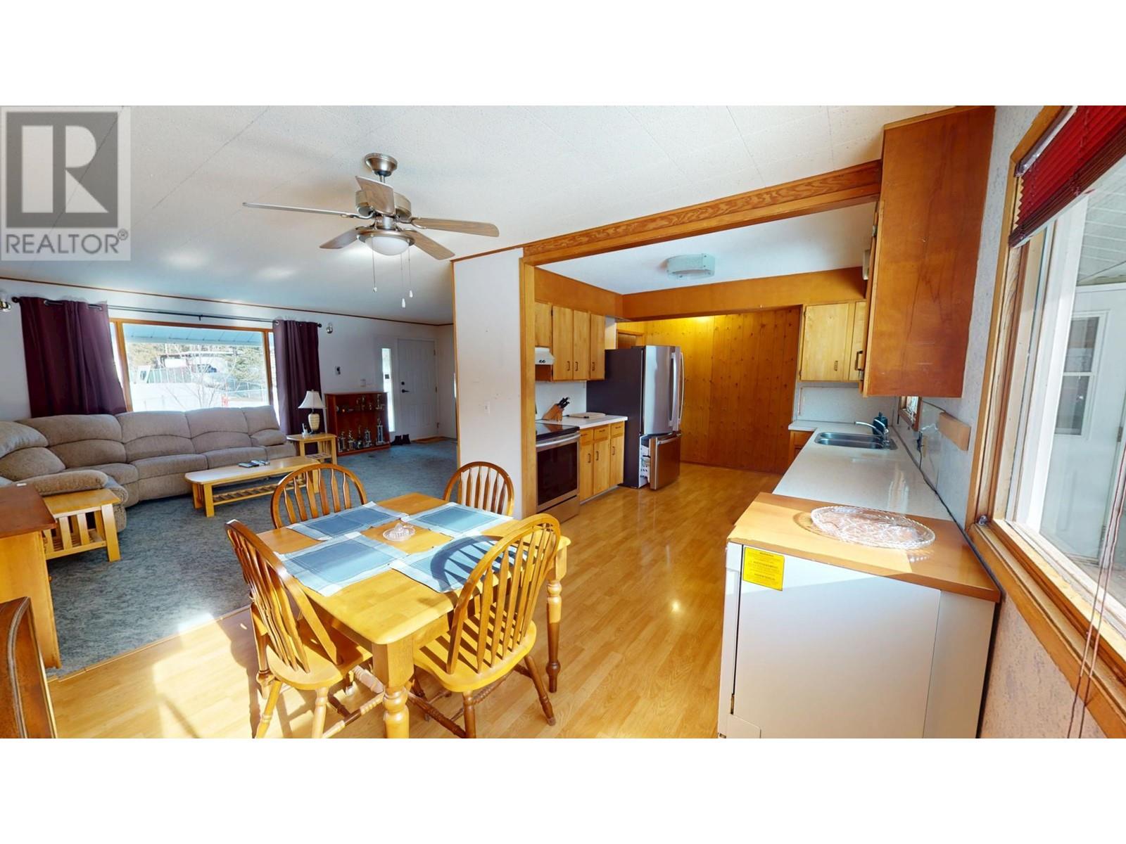 99 Tamarac Avenue, Fruitvale, British Columbia  V0G 1L0 - Photo 7 - 10334747
