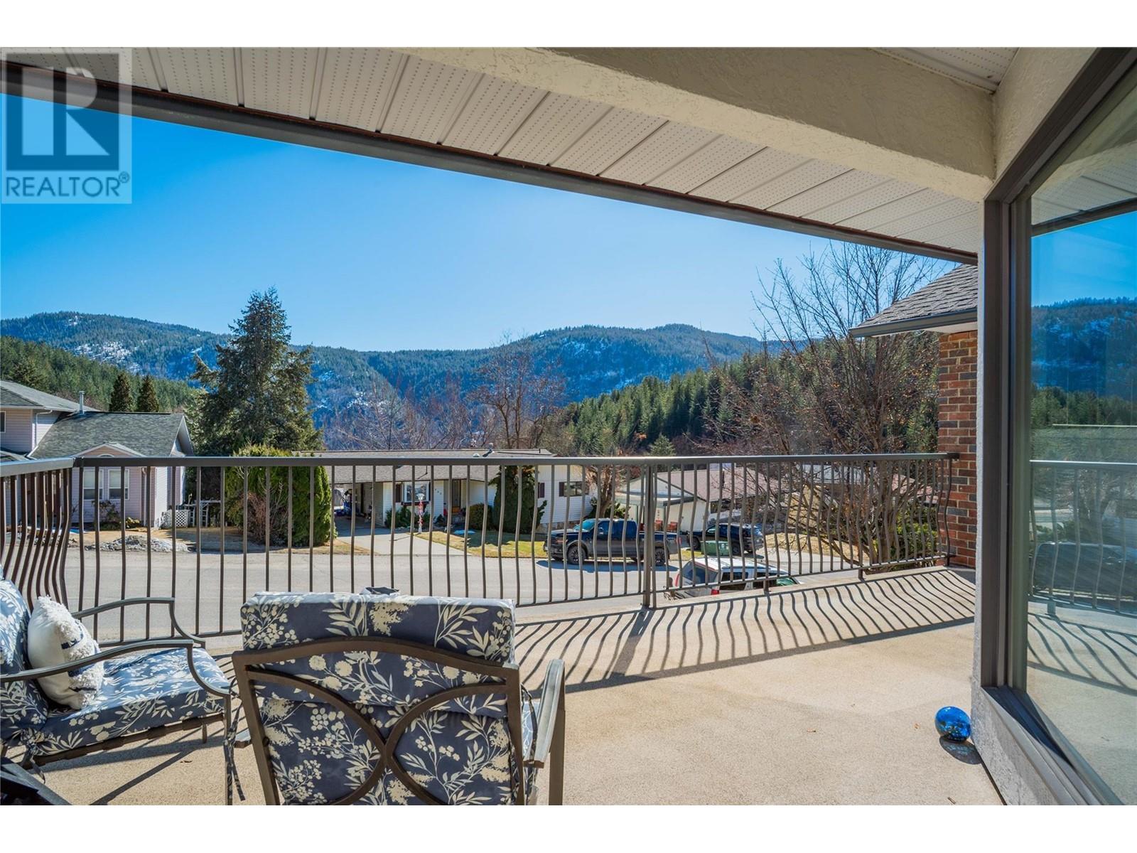 2381 Mcbride Street, Trail, British Columbia  V1R 3A6 - Photo 16 - 10338018