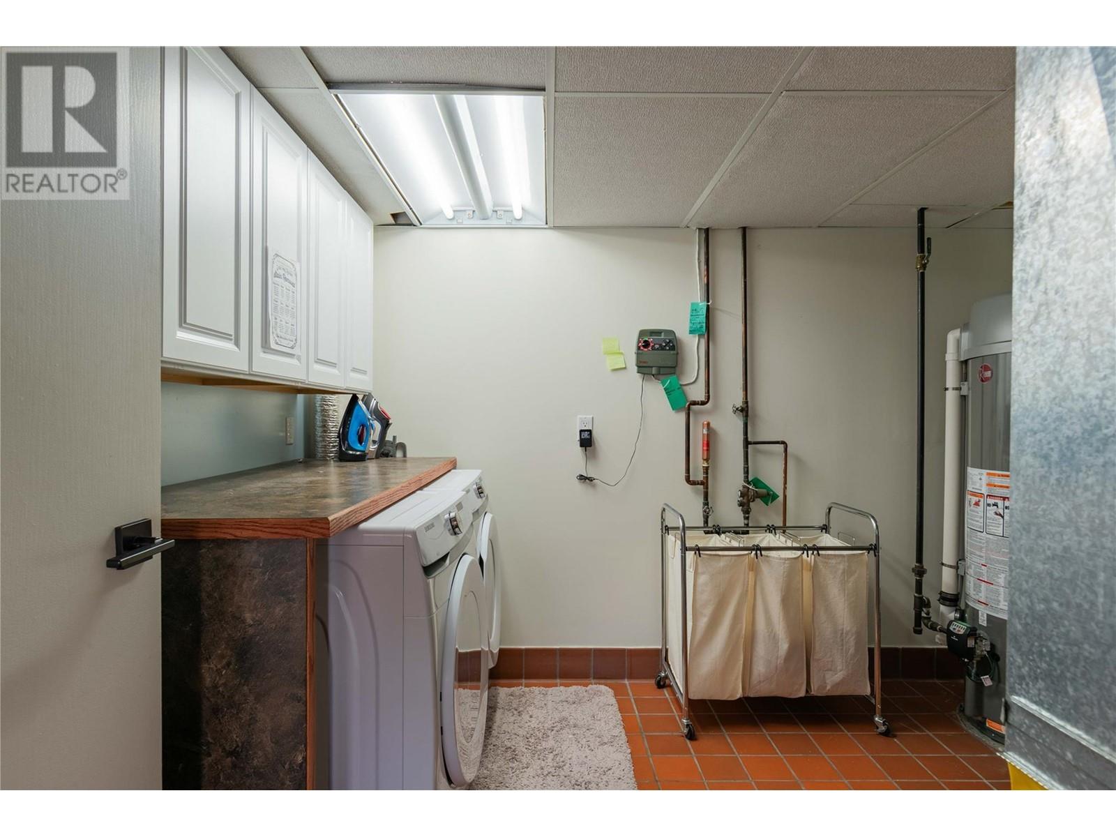 2381 Mcbride Street, Trail, British Columbia  V1R 3A6 - Photo 34 - 10338018