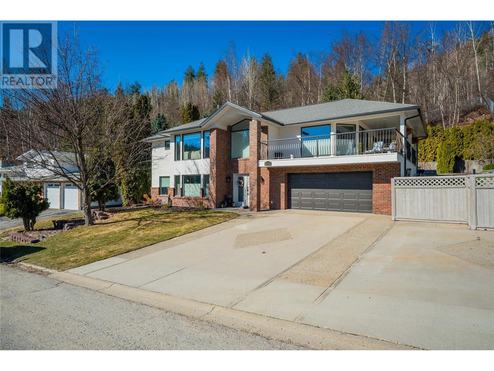2381 Mcbride Street, Trail, British Columbia  V1R 3A6 - Photo 36 - 10338018