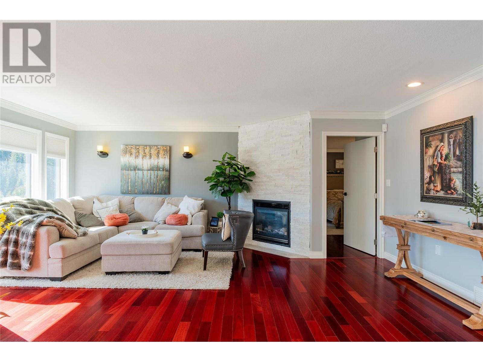 2381 Mcbride Street, Trail, British Columbia  V1R 3A6 - Photo 4 - 10338018