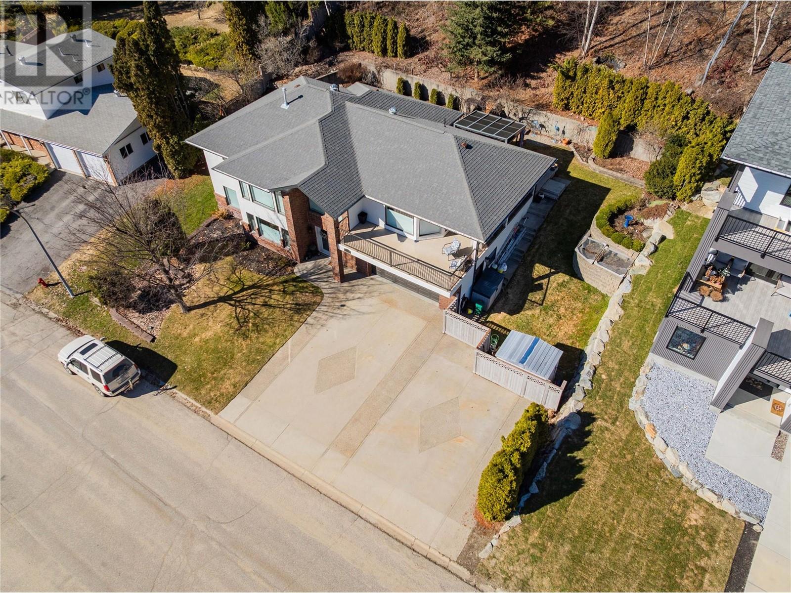 2381 Mcbride Street, Trail, British Columbia  V1R 3A6 - Photo 41 - 10338018