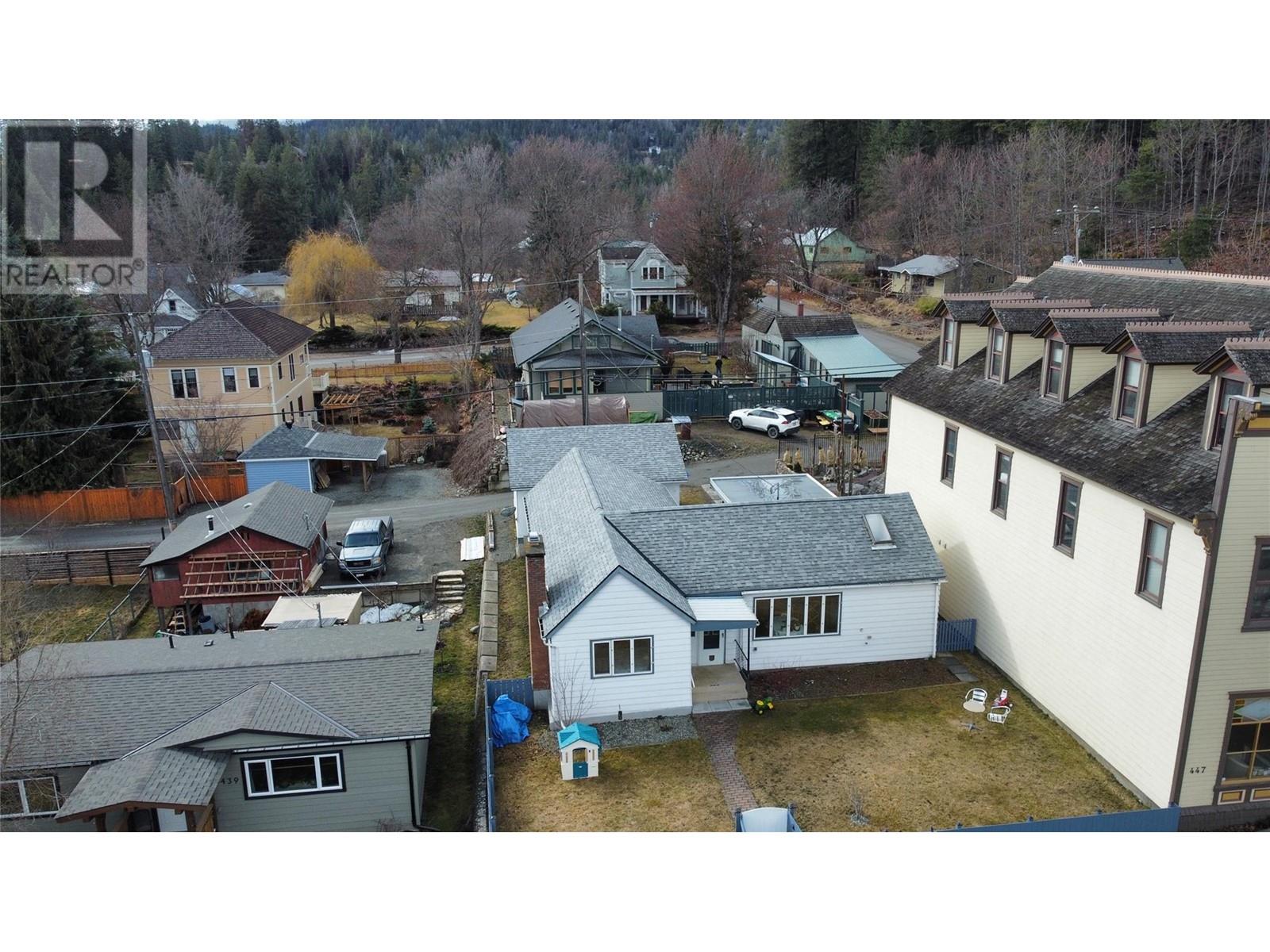 443 A Avenue, Kaslo, British Columbia  V0G 1M0 - Photo 1 - 10337912