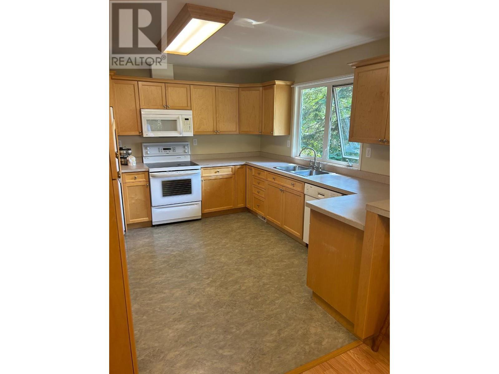 1055 White Road, South Slocan, British Columbia  V0G 2G0 - Photo 12 - 10338925