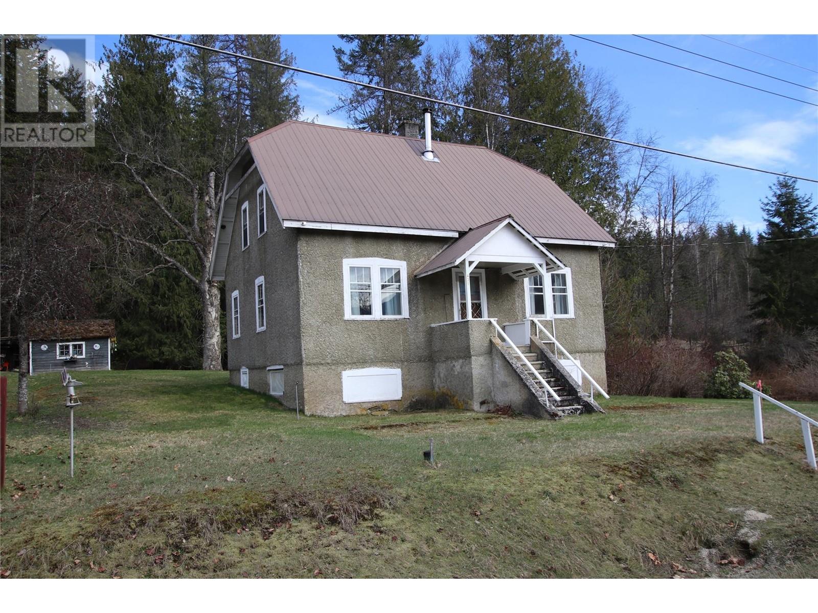 431 Alexander Road, Nakusp, British Columbia  V0G 1R1 - Photo 1 - 10339223