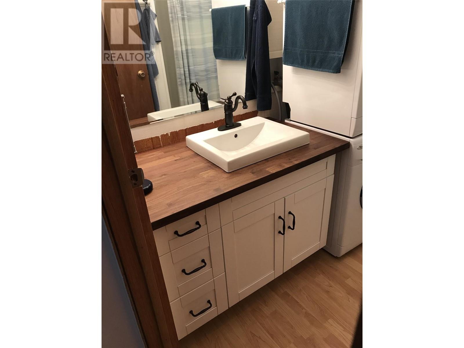 3848 Rock Island Road, Nakusp, British Columbia  V0G 1R1 - Photo 12 - 10340019