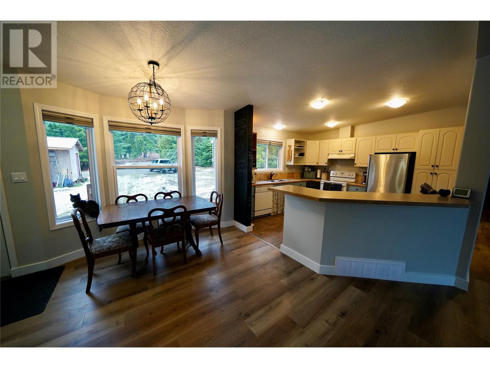 700 Heyland Road, Balfour, British Columbia  V0G 1C0 - Photo 12 - 10340327
