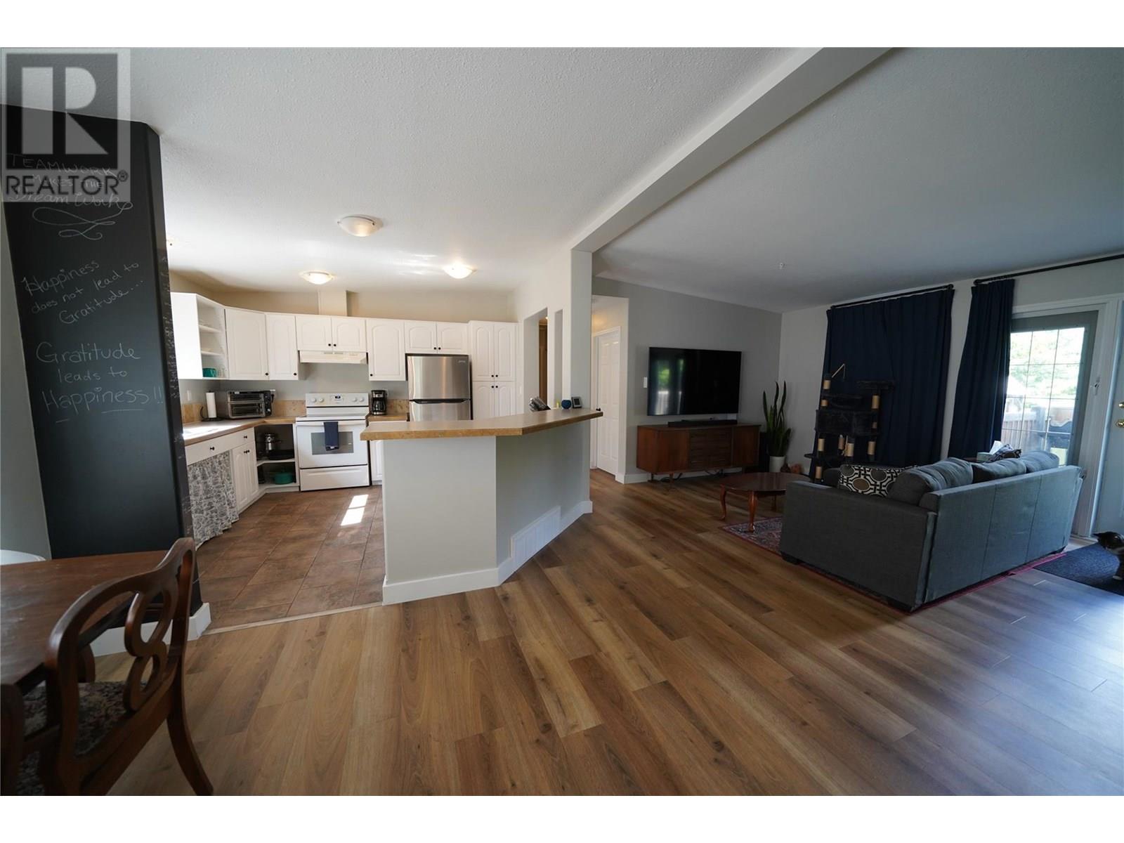 700 Heyland Road, Balfour, British Columbia  V0G 1C0 - Photo 14 - 10340327