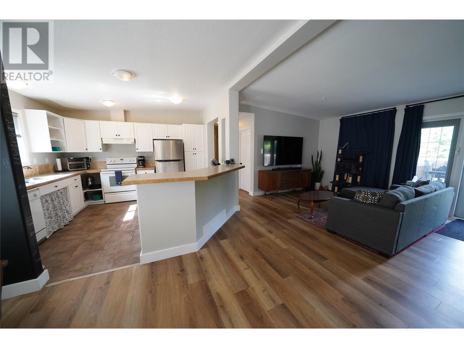 700 Heyland Road, Balfour, British Columbia  V0G 1C0 - Photo 15 - 10340327