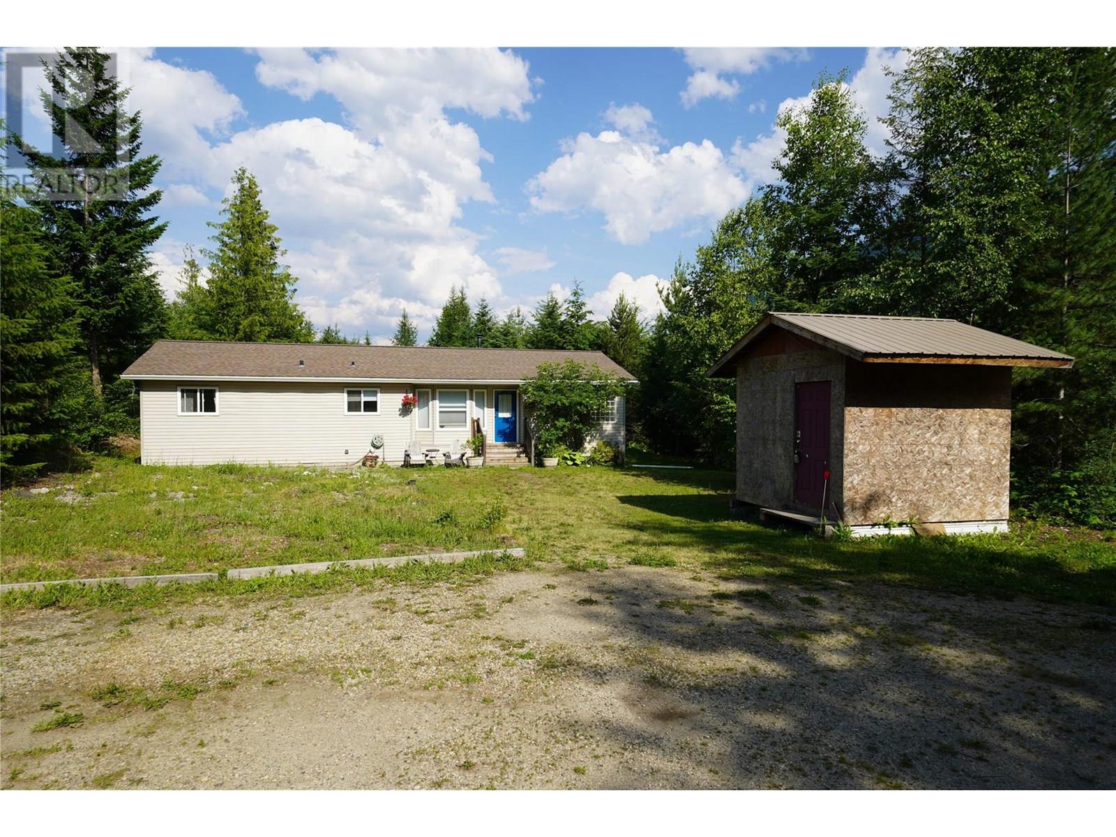 700 Heyland Road, Balfour, British Columbia  V0G 1C0 - Photo 5 - 10340327