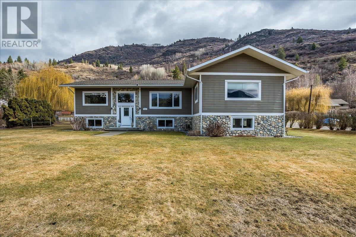 8480 Highway 22a, Trail, British Columbia  V1R 4W8 - Photo 1 - 10340482