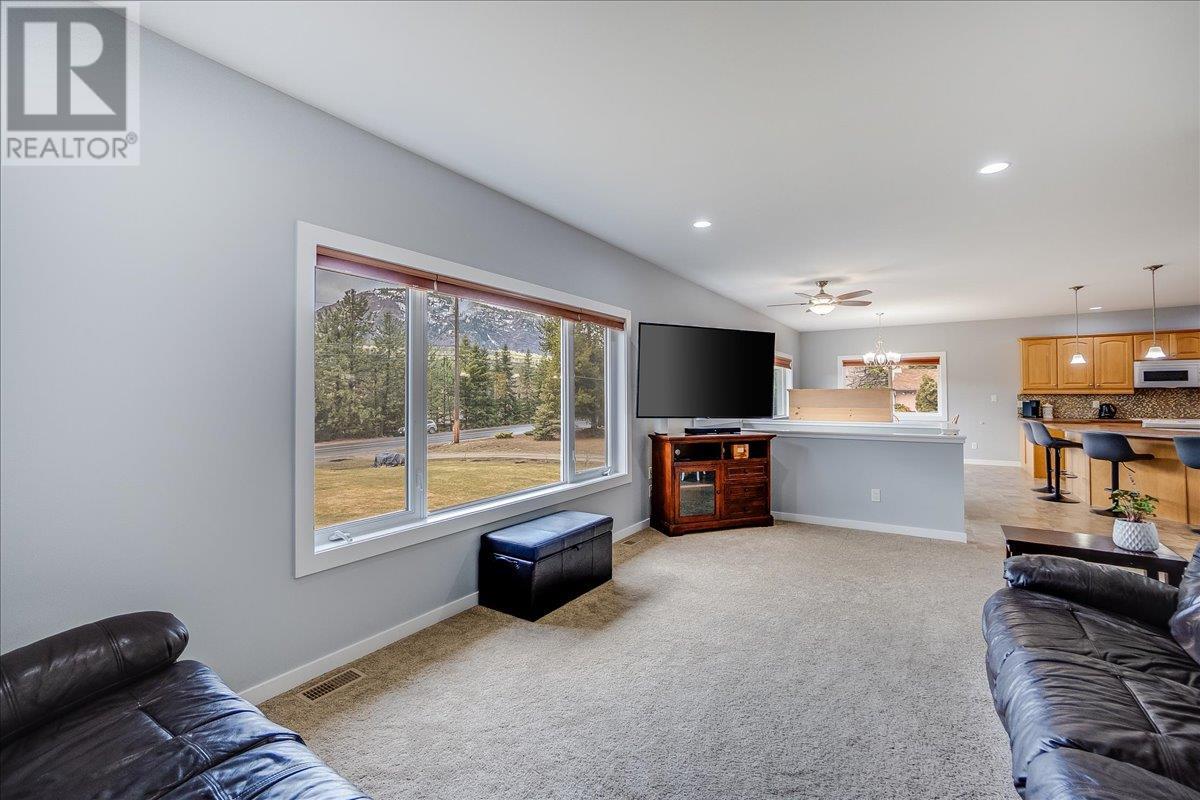 8480 Highway 22a, Trail, British Columbia  V1R 4W8 - Photo 10 - 10340482