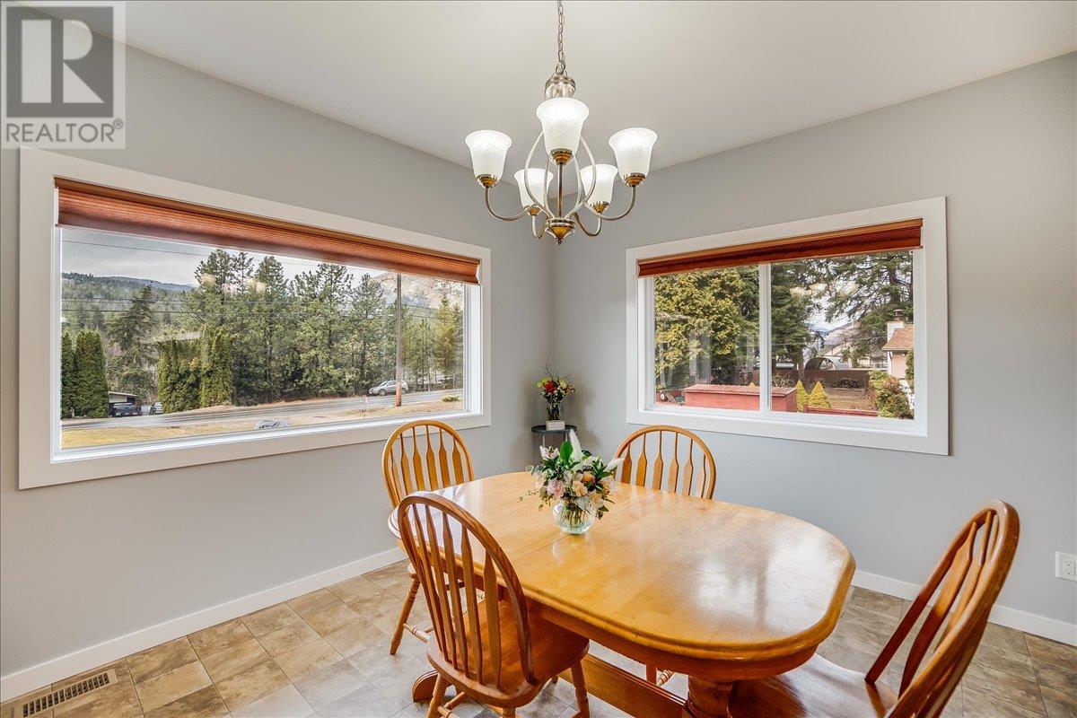 8480 Highway 22a, Trail, British Columbia  V1R 4W8 - Photo 12 - 10340482