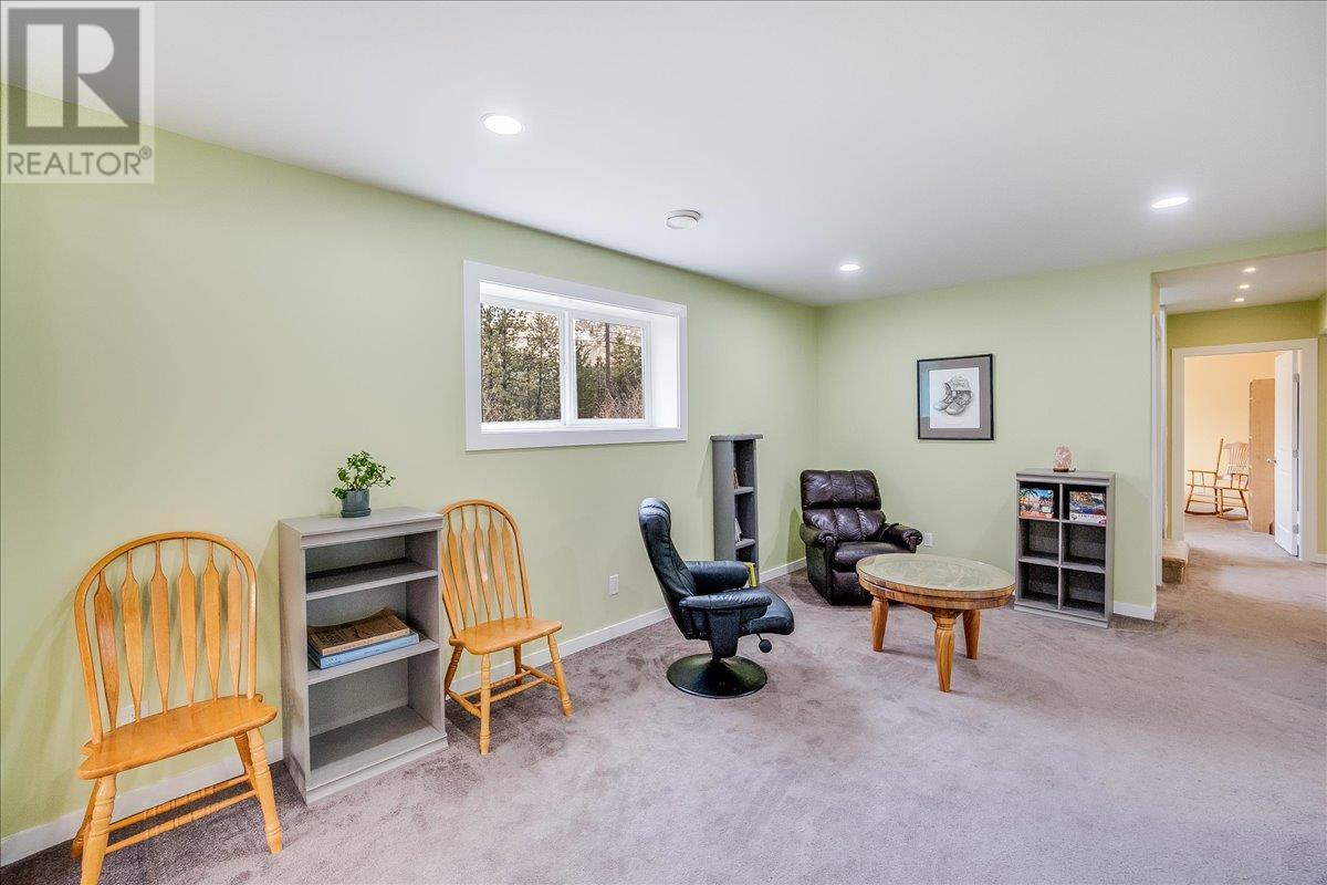 8480 Highway 22a, Trail, British Columbia  V1R 4W8 - Photo 44 - 10340482