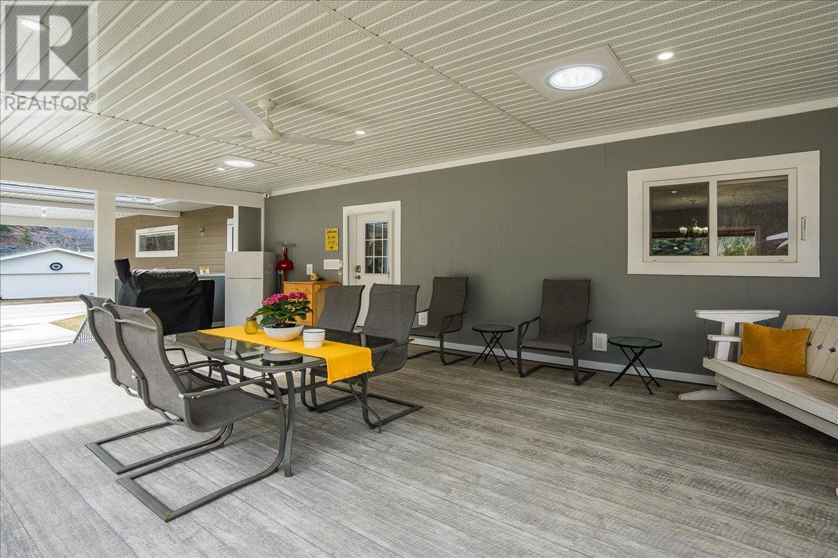 8480 Highway 22a, Trail, British Columbia  V1R 4W8 - Photo 62 - 10340482