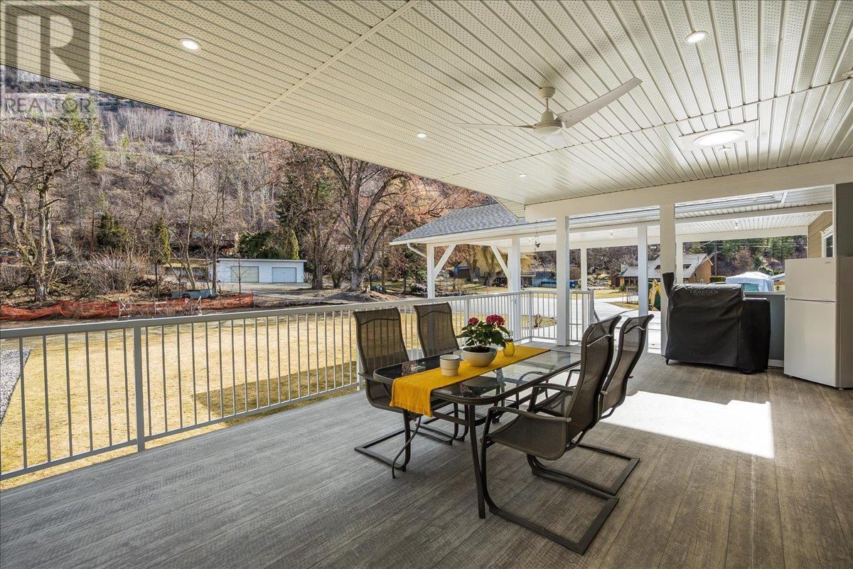 8480 Highway 22a, Trail, British Columbia  V1R 4W8 - Photo 64 - 10340482