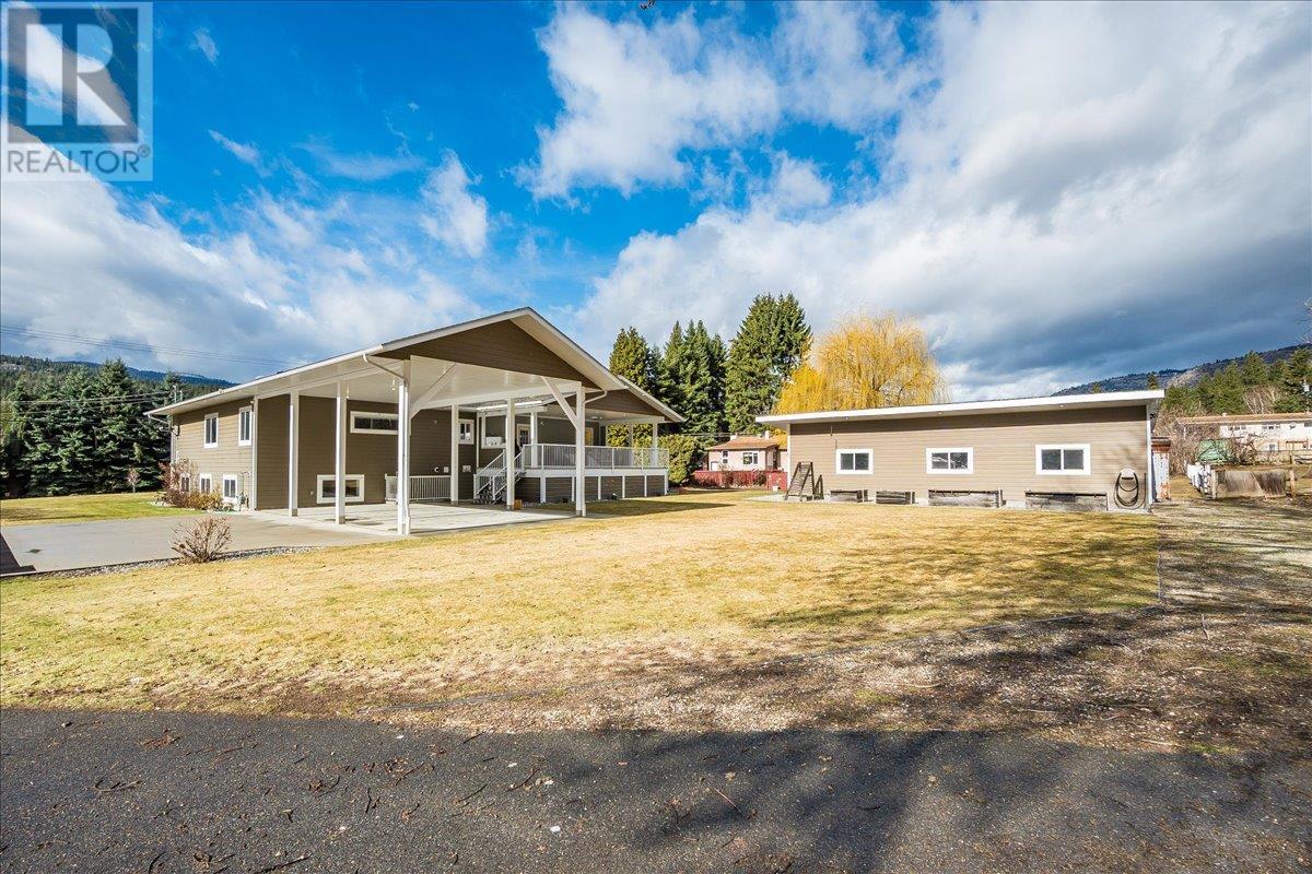 8480 Highway 22a, Trail, British Columbia  V1R 4W8 - Photo 67 - 10340482