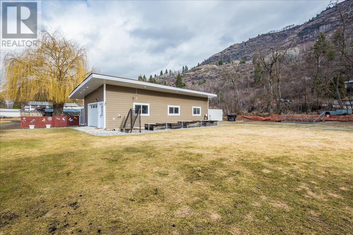 8480 Highway 22a, Trail, British Columbia  V1R 4W8 - Photo 68 - 10340482