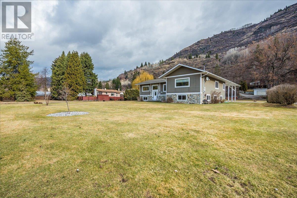 8480 Highway 22a, Trail, British Columbia  V1R 4W8 - Photo 73 - 10340482