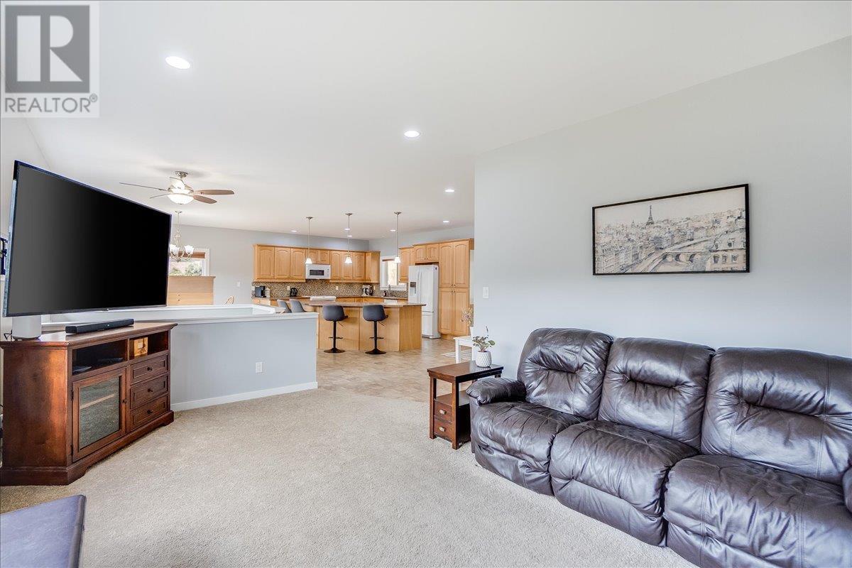 8480 Highway 22a, Trail, British Columbia  V1R 4W8 - Photo 8 - 10340482