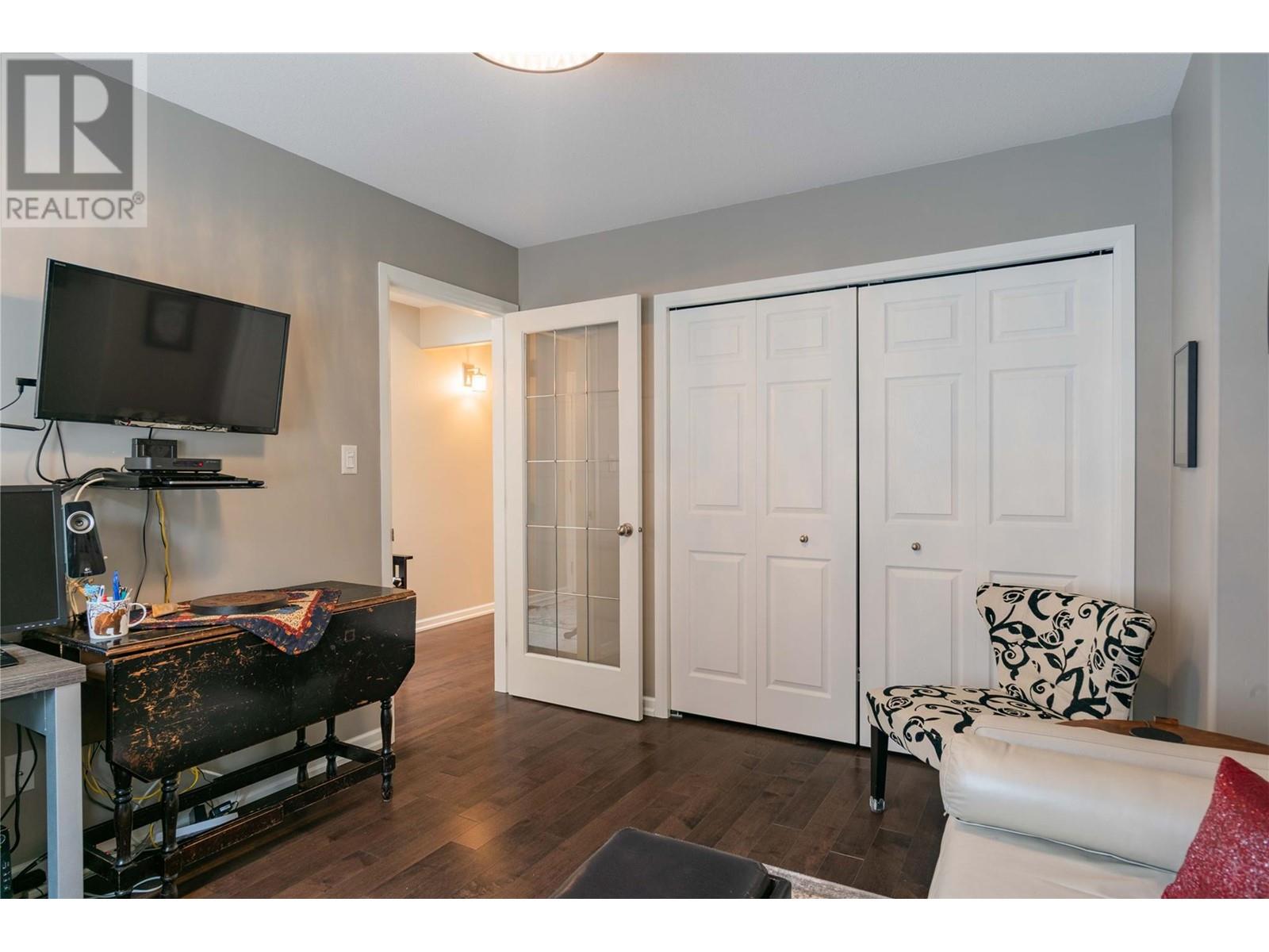 8102 Birchwood Drive, Trail, British Columbia  V1R 4Y3 - Photo 11 - 10340603
