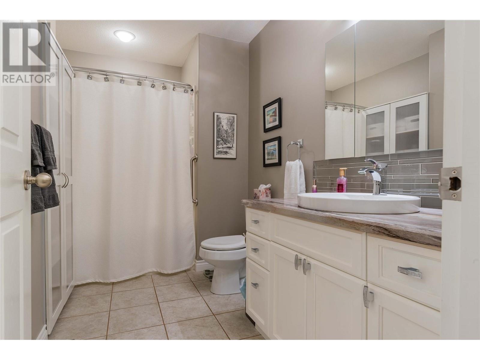 8102 Birchwood Drive, Trail, British Columbia  V1R 4Y3 - Photo 17 - 10340603