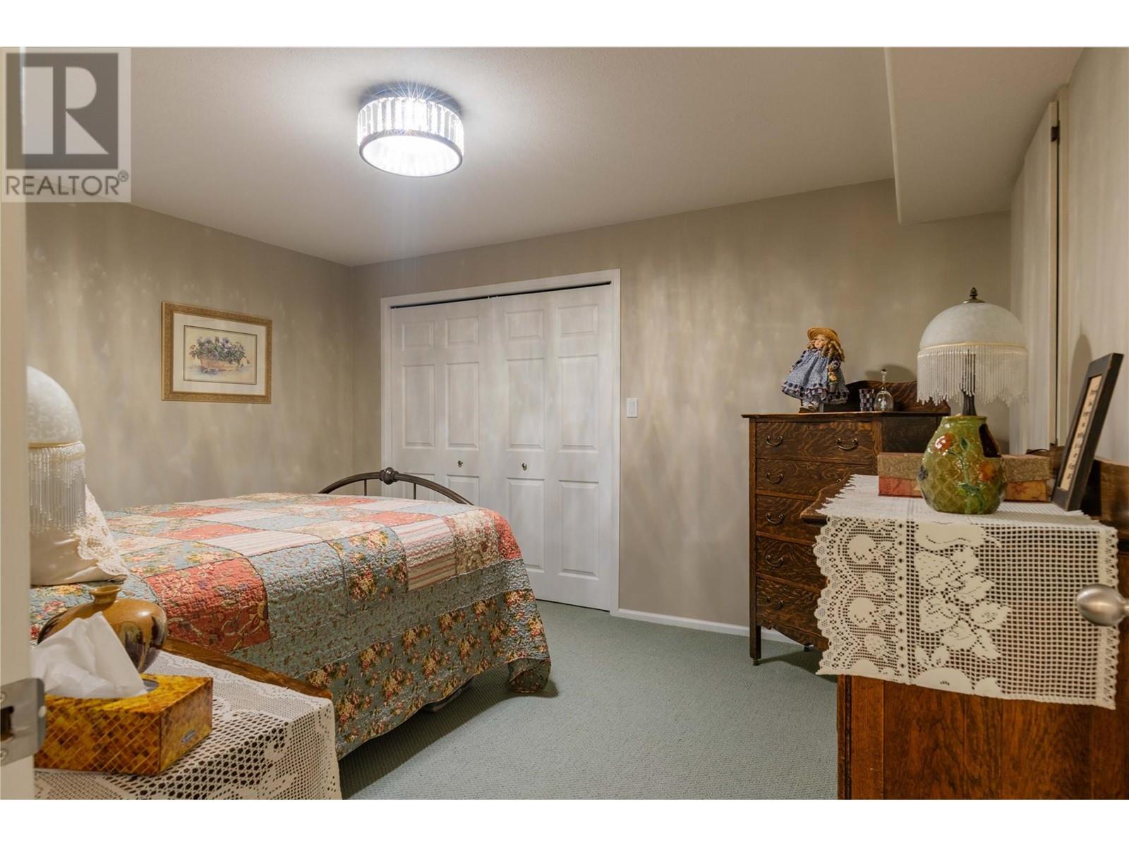8102 Birchwood Drive, Trail, British Columbia  V1R 4Y3 - Photo 25 - 10340603
