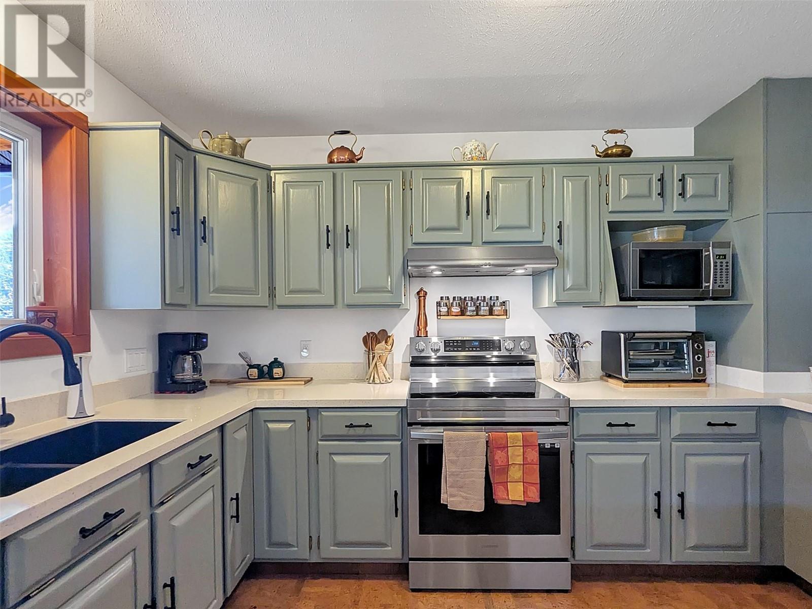 303 Delany Avenue, Slocan, British Columbia  V0G 2C0 - Photo 17 - 10341059