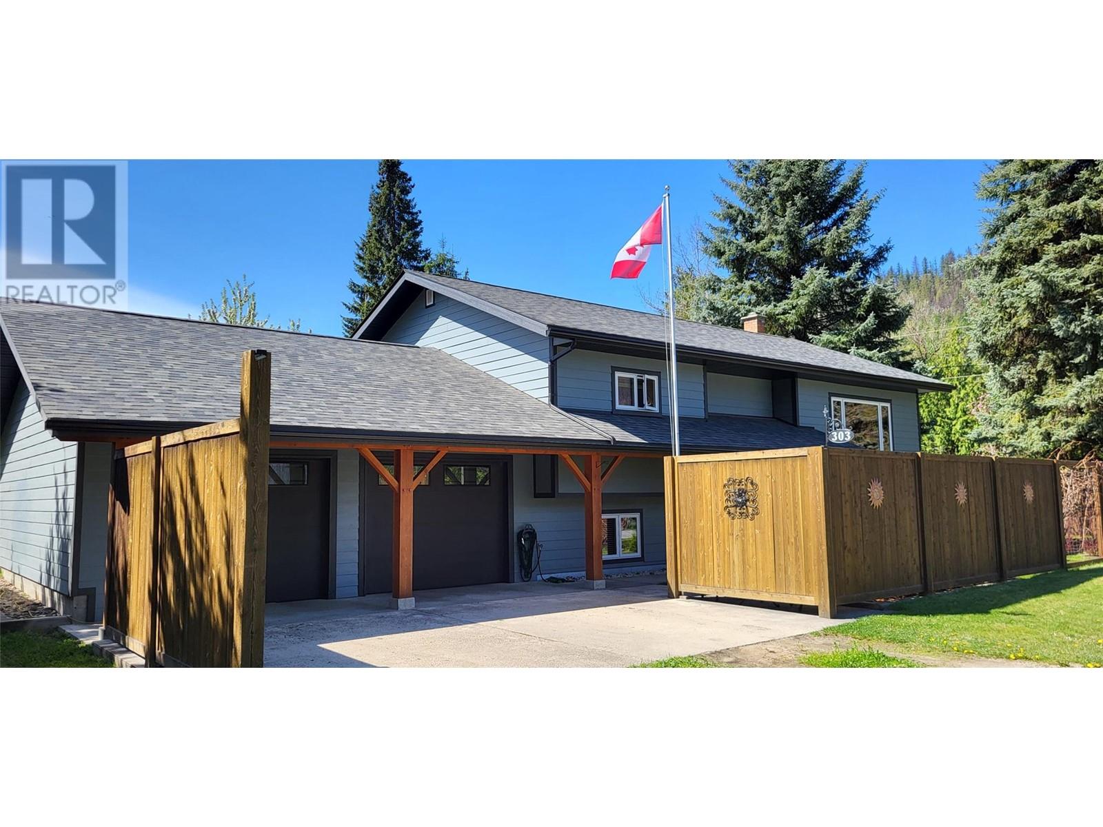 303 Delany Avenue, Slocan, British Columbia  V0G 2C0 - Photo 2 - 10341059