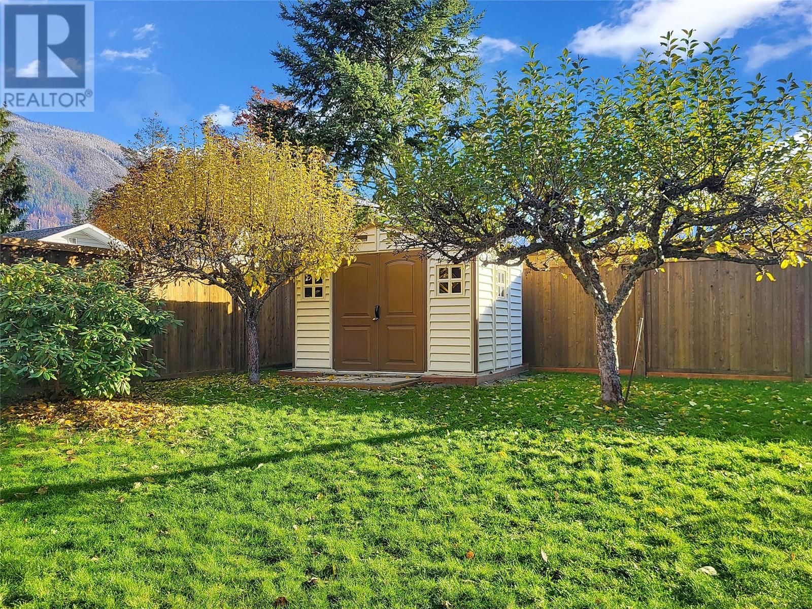 303 Delany Avenue, Slocan, British Columbia  V0G 2C0 - Photo 34 - 10341059