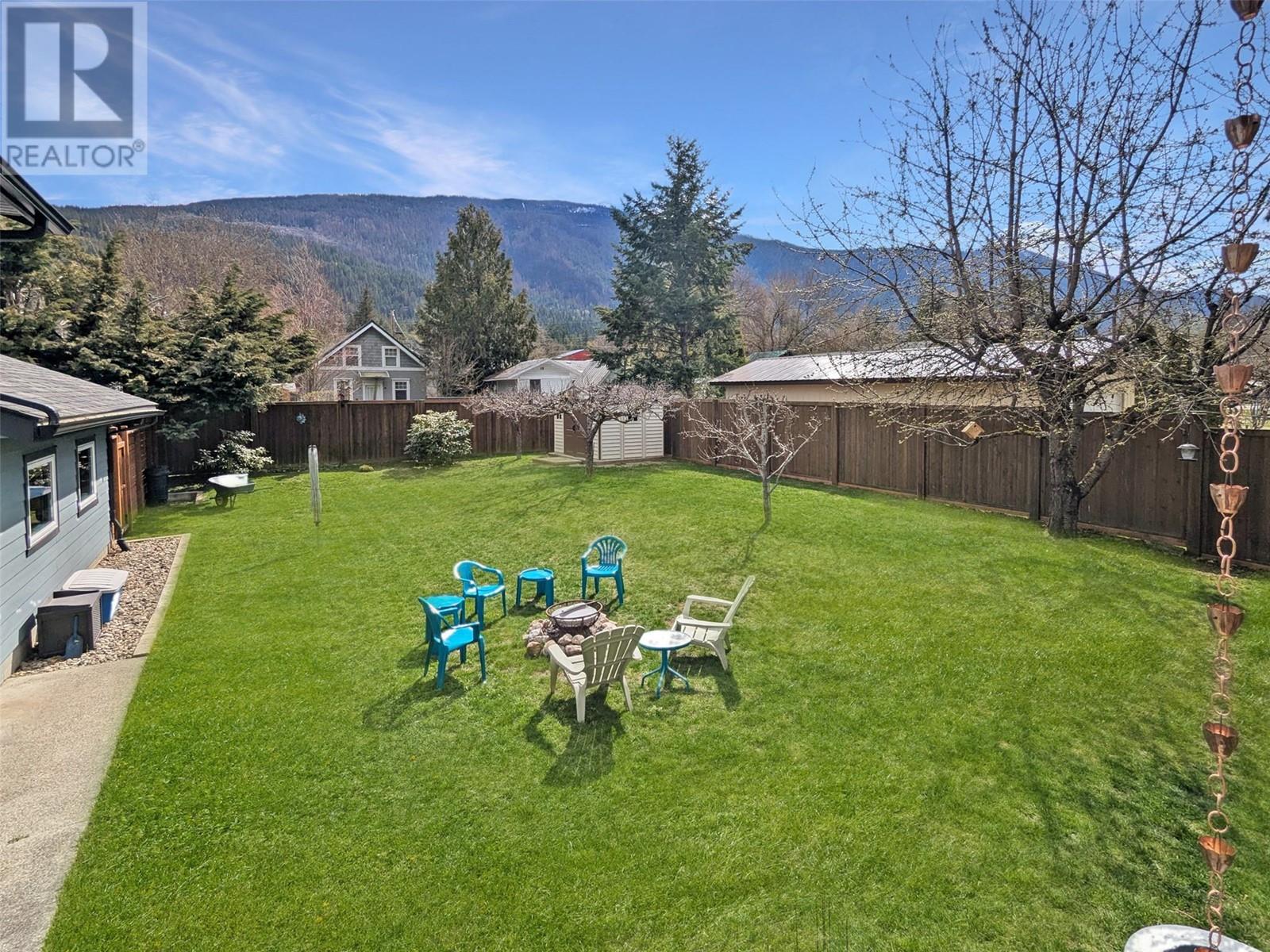 303 Delany Avenue, Slocan, British Columbia  V0G 2C0 - Photo 35 - 10341059