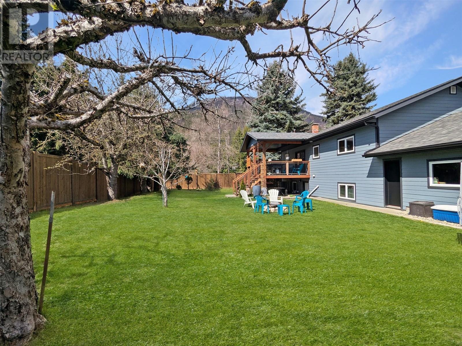 303 Delany Avenue, Slocan, British Columbia  V0G 2C0 - Photo 37 - 10341059