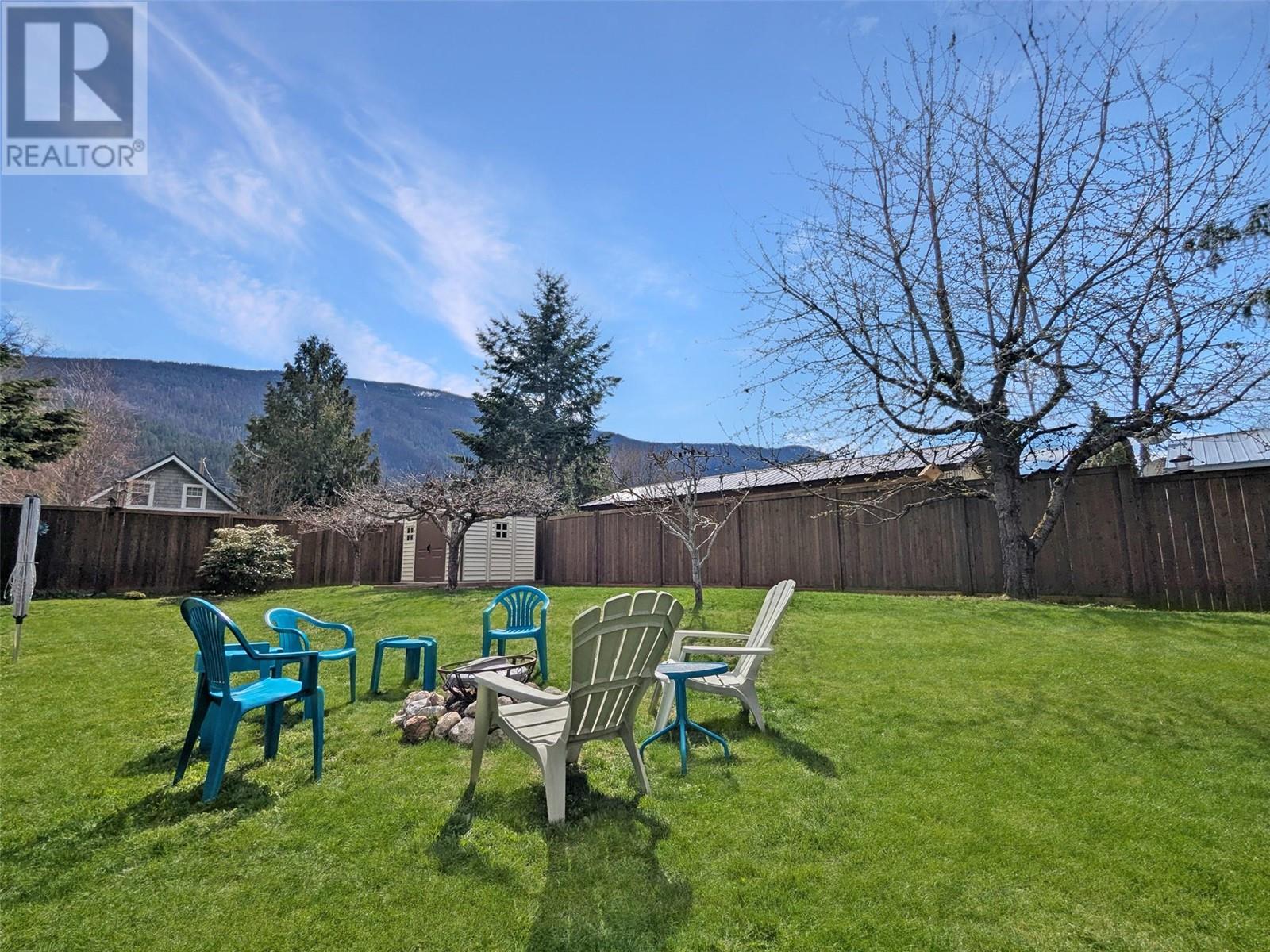 303 Delany Avenue, Slocan, British Columbia  V0G 2C0 - Photo 38 - 10341059