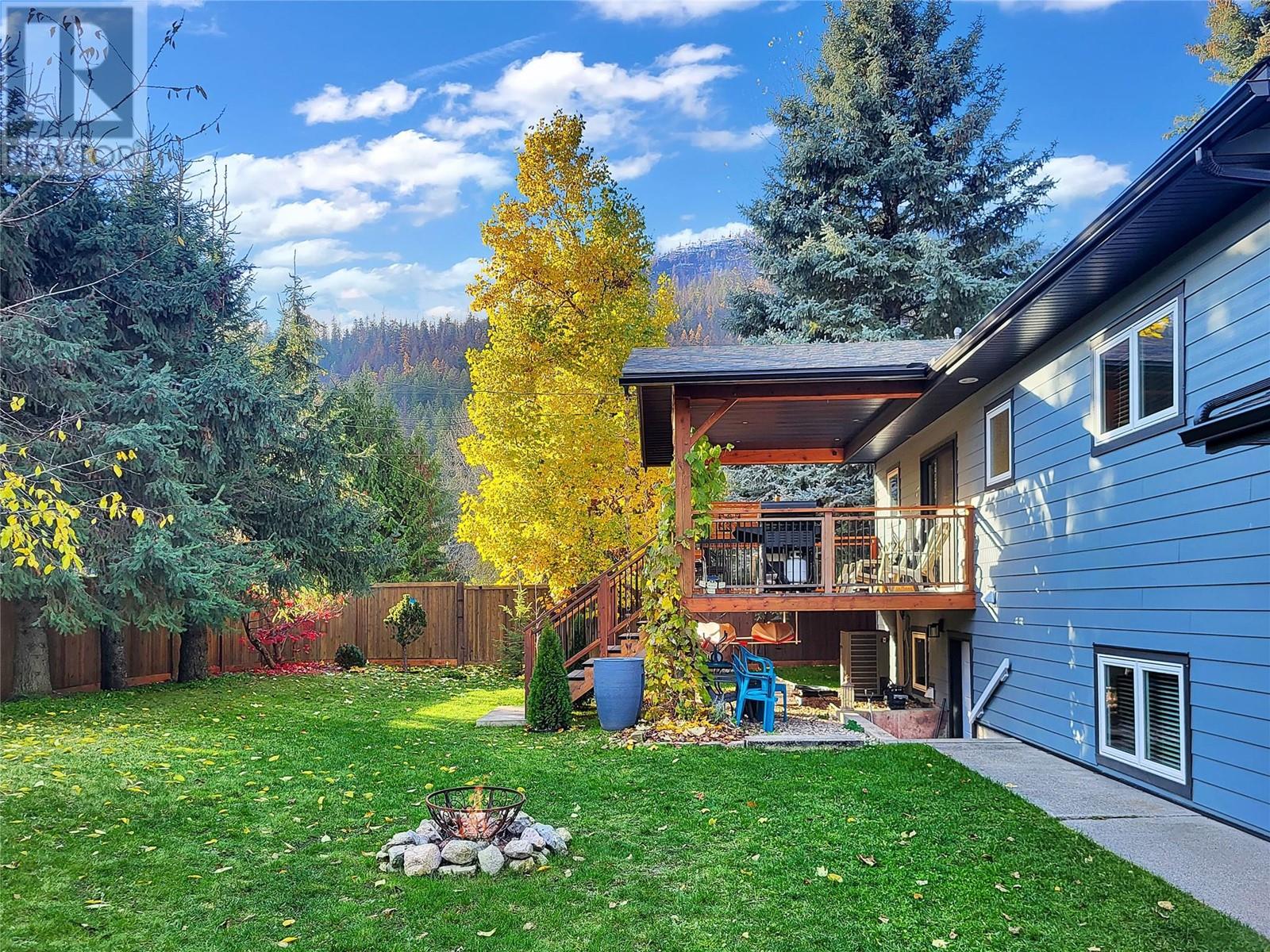 303 Delany Avenue, Slocan, British Columbia  V0G 2C0 - Photo 8 - 10341059