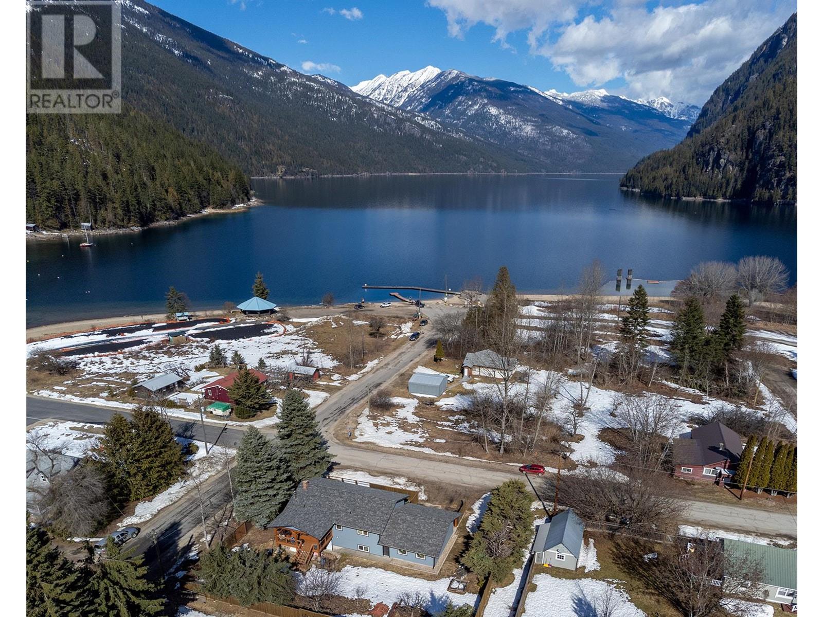 303 Delany Avenue, Slocan, British Columbia  V0G 2C0 - Photo 9 - 10341059