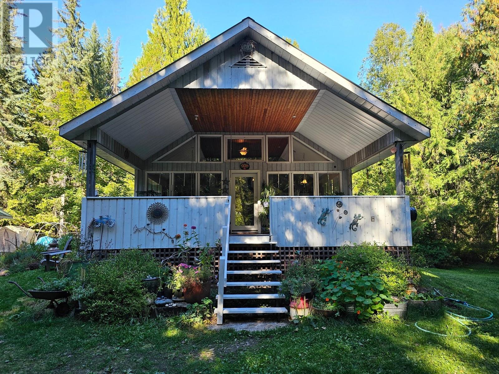 5598 Minart Road, Winlaw, British Columbia  V0G 2J0 - Photo 2 - 10341171