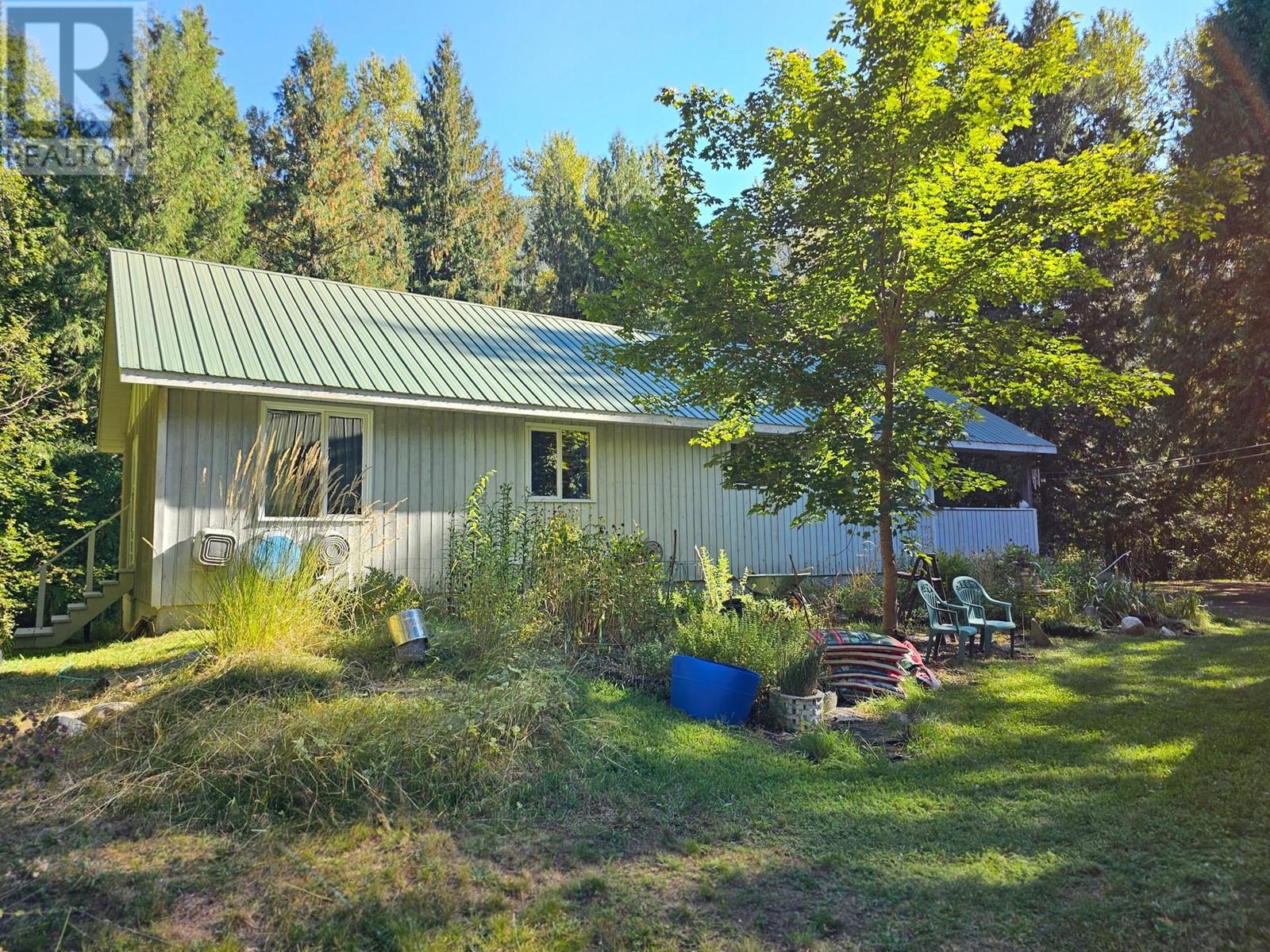 5598 Minart Road, Winlaw, British Columbia  V0G 2J0 - Photo 34 - 10341171