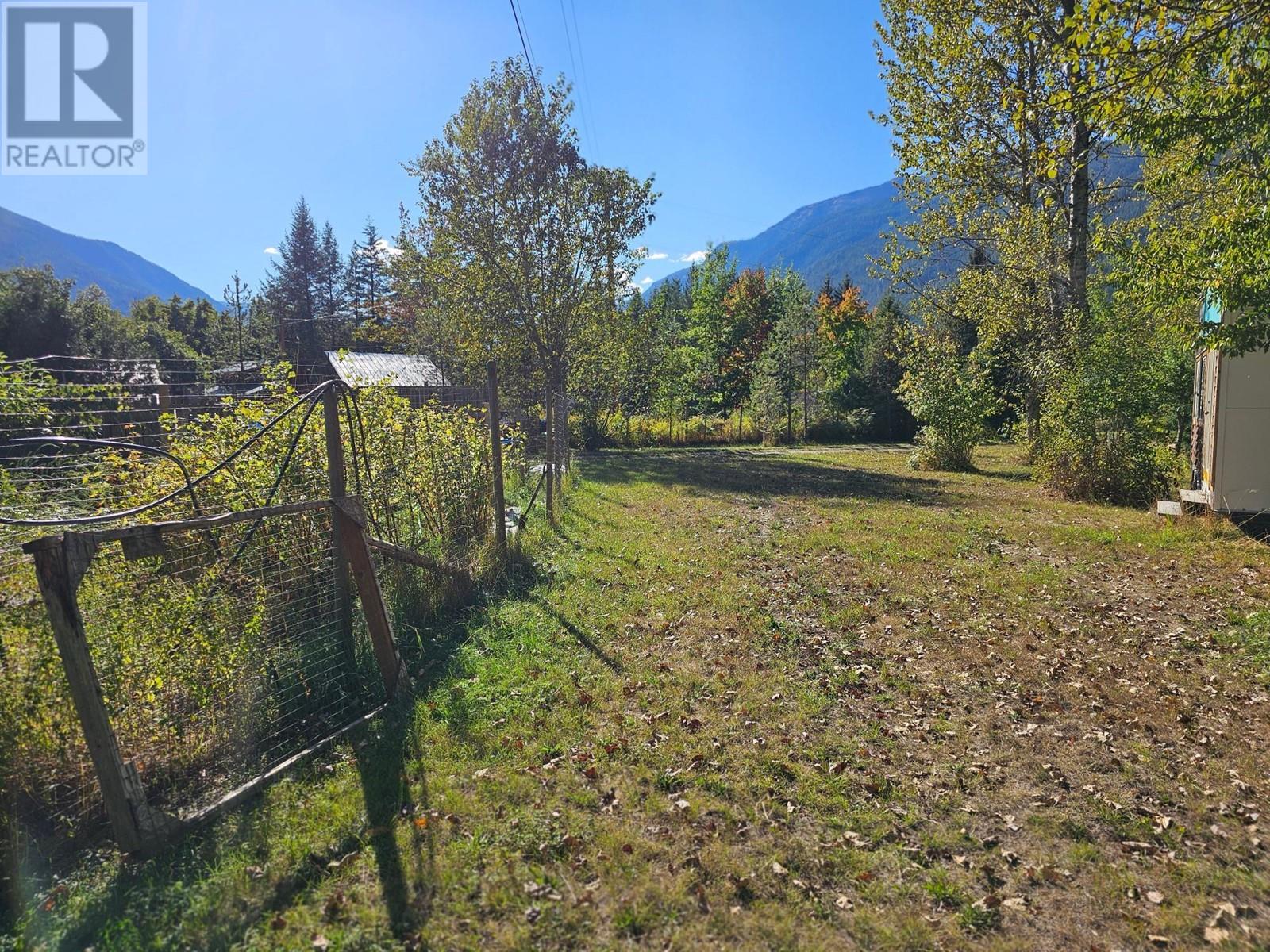 5598 Minart Road, Winlaw, British Columbia  V0G 2J0 - Photo 36 - 10341171