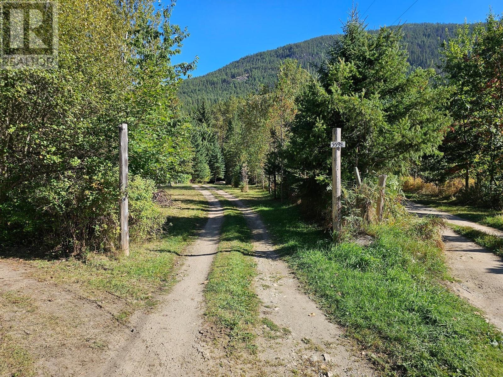 5598 Minart Road, Winlaw, British Columbia  V0G 2J0 - Photo 37 - 10341171