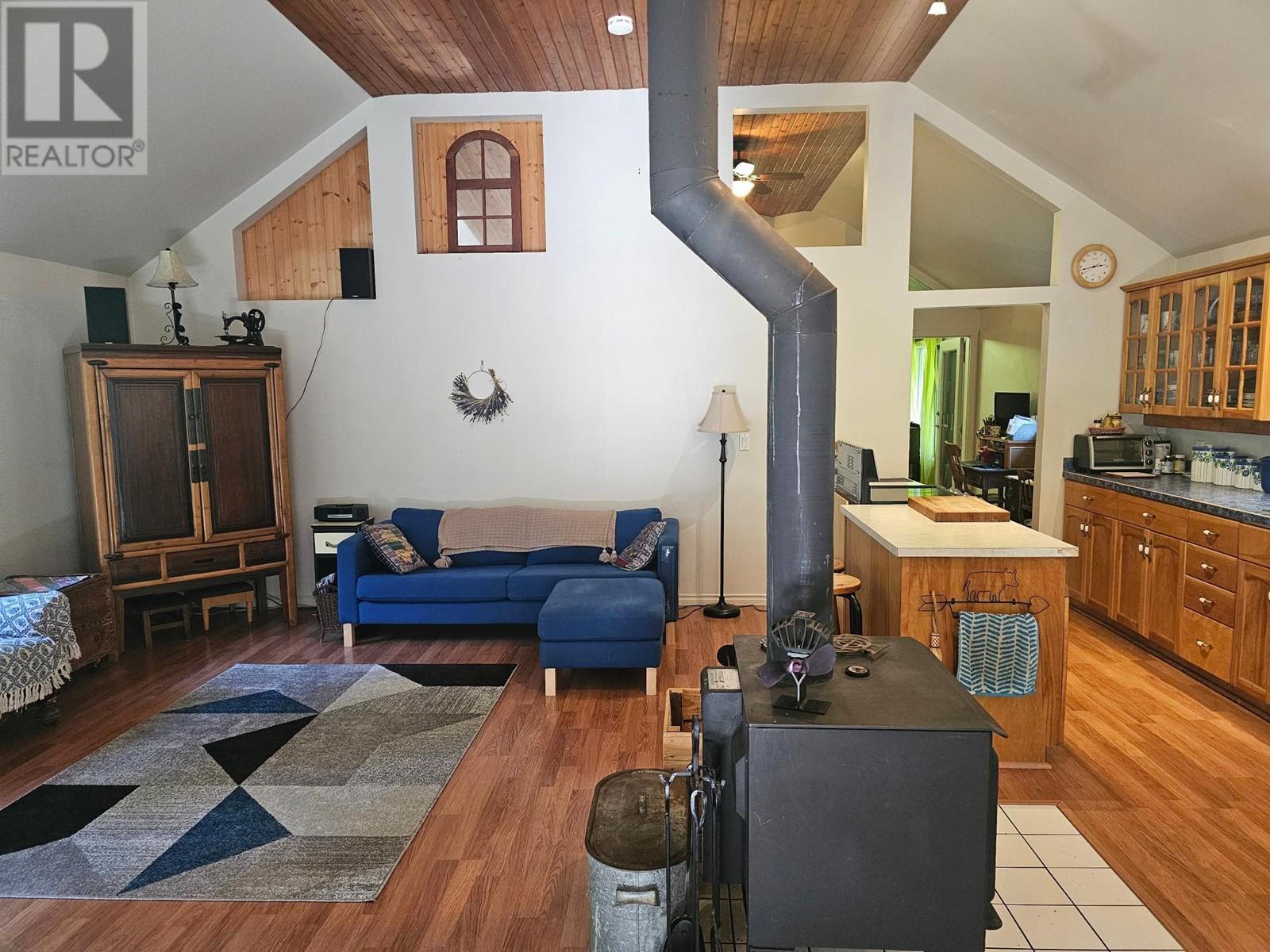 5598 Minart Road, Winlaw, British Columbia  V0G 2J0 - Photo 9 - 10341171