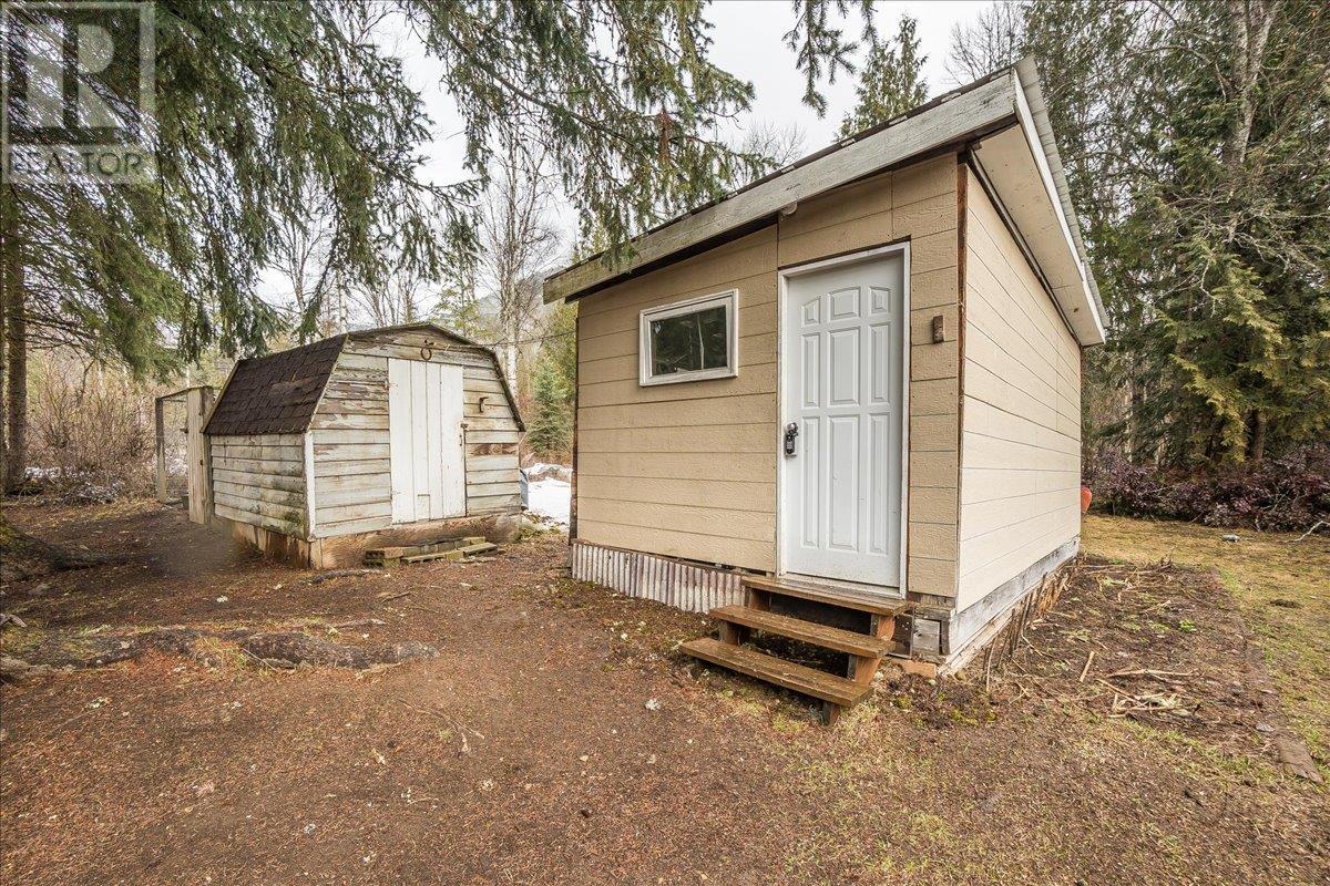 304 Hubscher Road, Fruitvale, British Columbia  V0G 1L1 - Photo 10 - 10339674