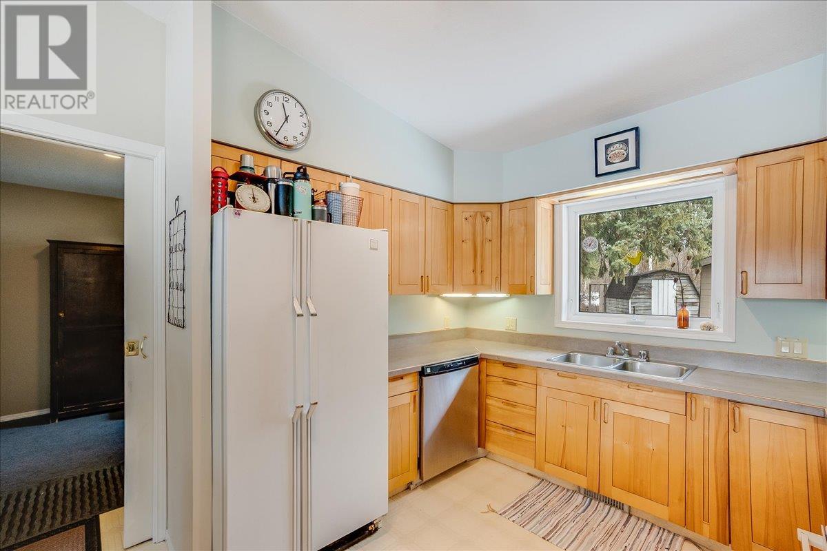304 Hubscher Road, Fruitvale, British Columbia  V0G 1L1 - Photo 20 - 10339674