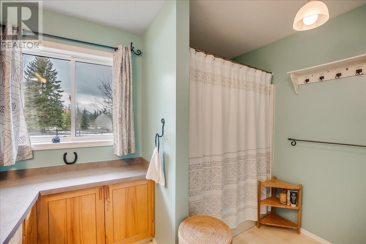 304 Hubscher Road, Fruitvale, British Columbia  V0G 1L1 - Photo 35 - 10339674