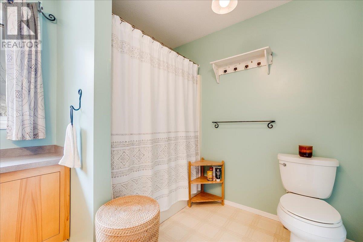 304 Hubscher Road, Fruitvale, British Columbia  V0G 1L1 - Photo 37 - 10339674