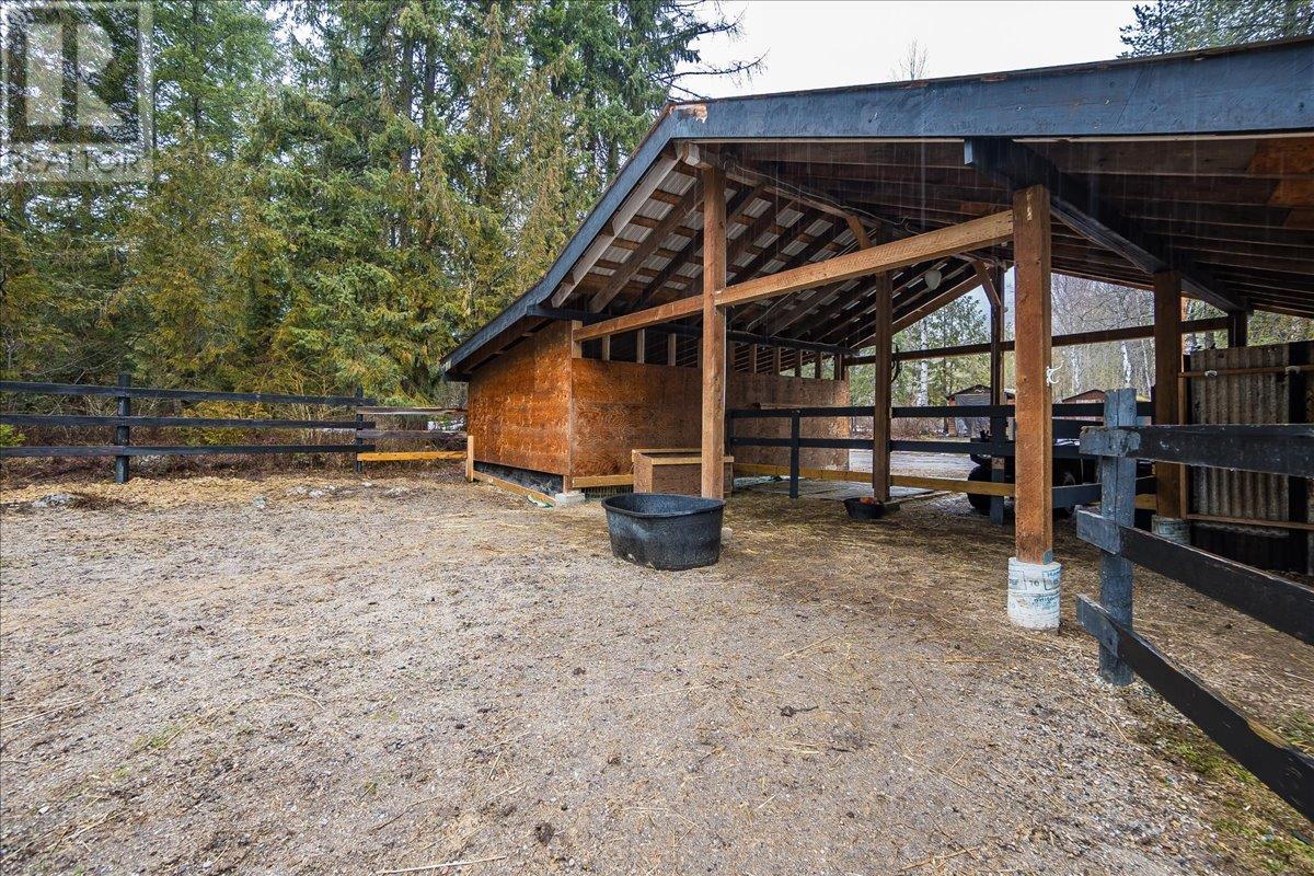 304 Hubscher Road, Fruitvale, British Columbia  V0G 1L1 - Photo 57 - 10339674