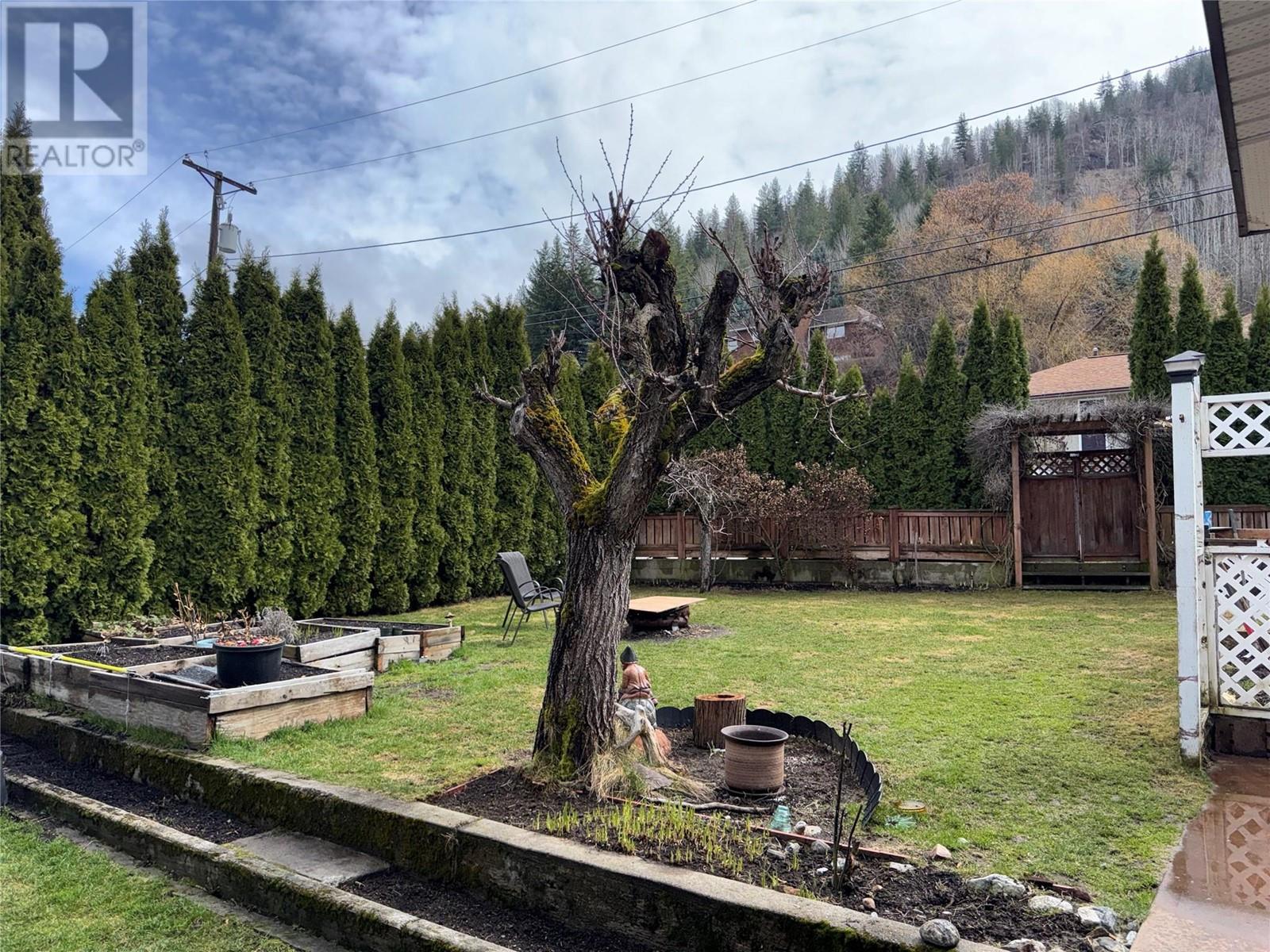 138 Haig Street, Warfield, British Columbia  V1R 2L9 - Photo 36 - 10341263