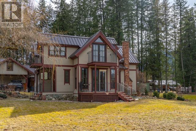 305 Bellevue Street, New Denver, British Columbia  V0G 1S0 - Photo 1 - 10341555