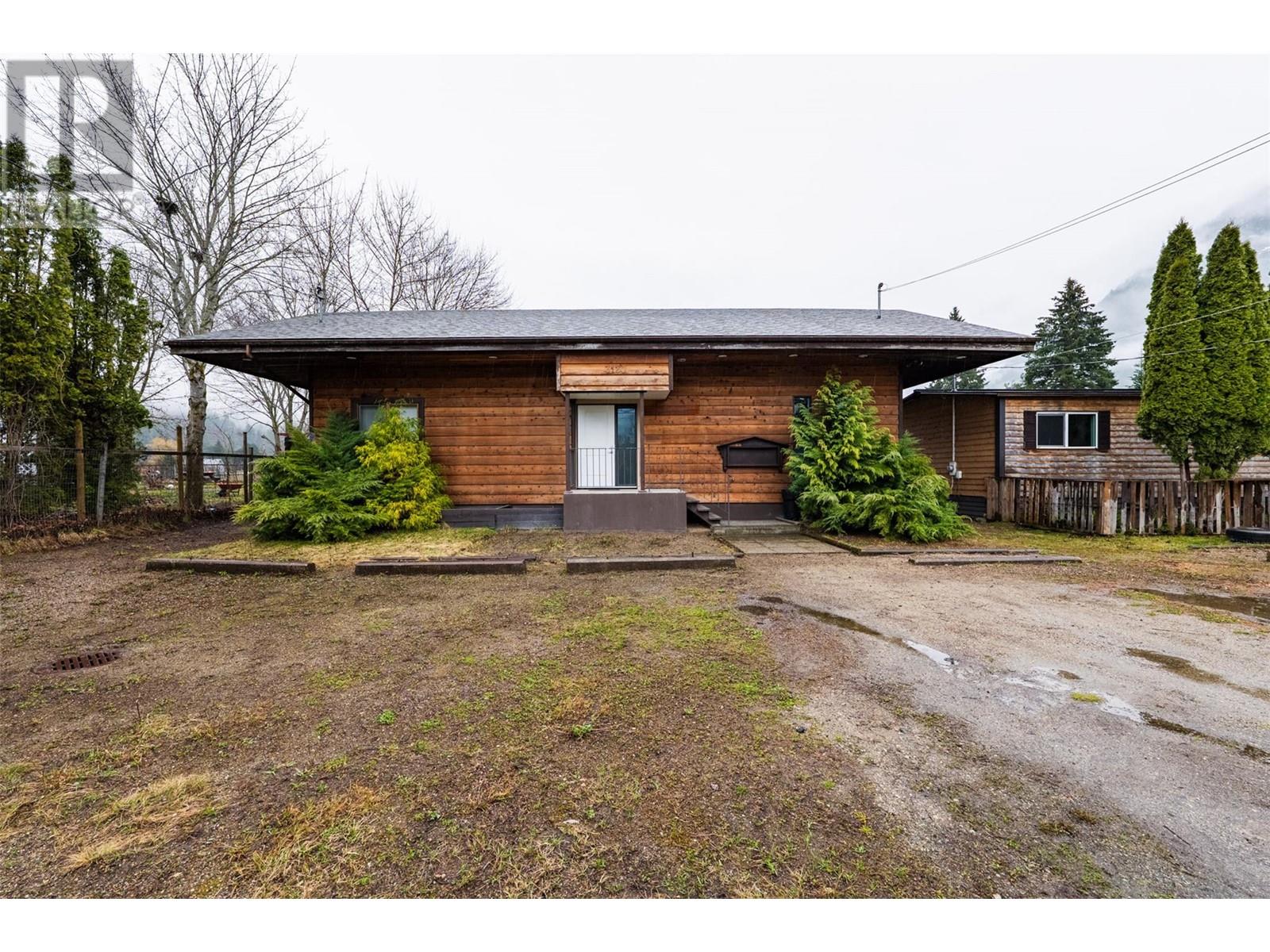 3118 Slocan Park Road, Slocan Park, British Columbia  V0G 2E0 - Photo 2 - 10341699